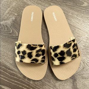 NWOT Old Navy size 8 slip on sandals never worn